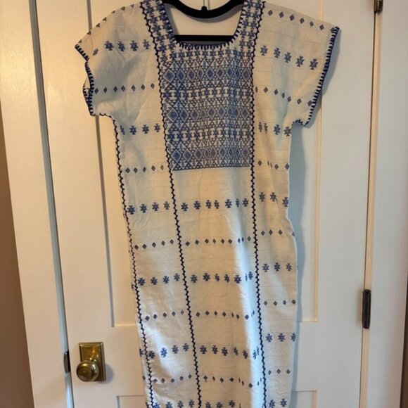 Mi Golondrina One of a Kind Huipil Fino Blanca Azul - Picture 1 of 4